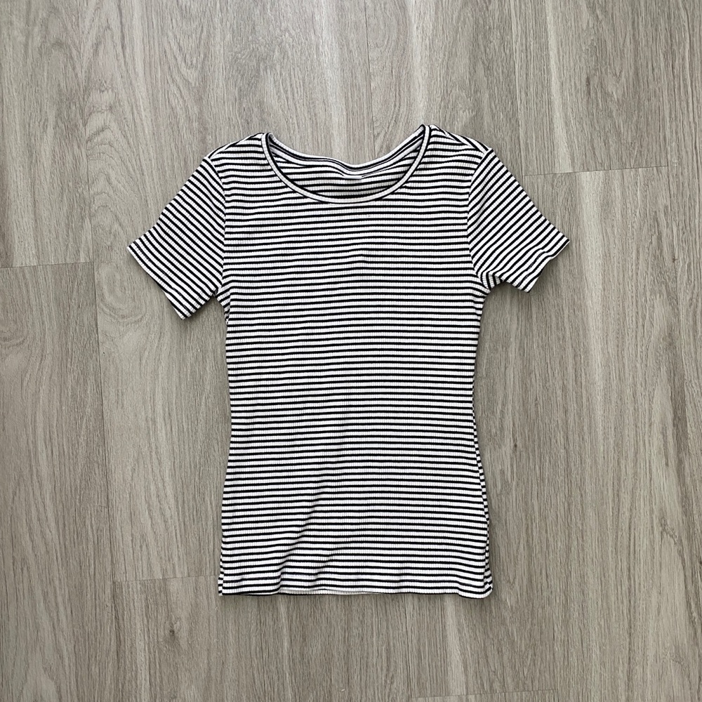 Old Navy Tee XS